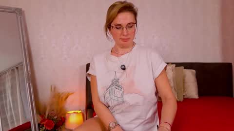 CaroJhones online show from March 1, 1:33 pm