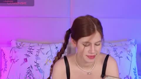 carolainemyers online show from November 28, 8:01 pm