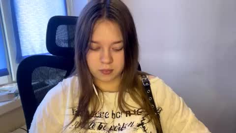 carolindueno online show from March 10, 9:24 am