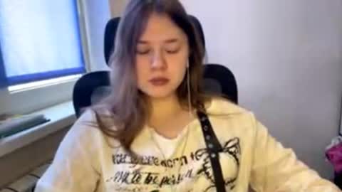 carolindueno online show from March 14, 8:37 am