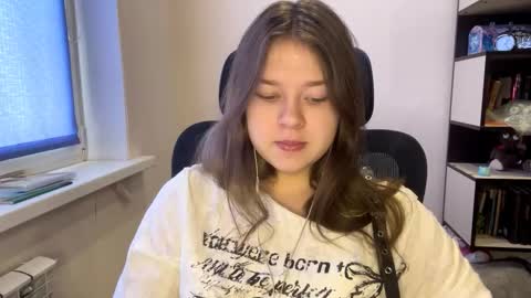 carolindueno online show from March 2, 7:37 am