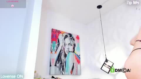 caroline daring online show from April 22, 11:18 am