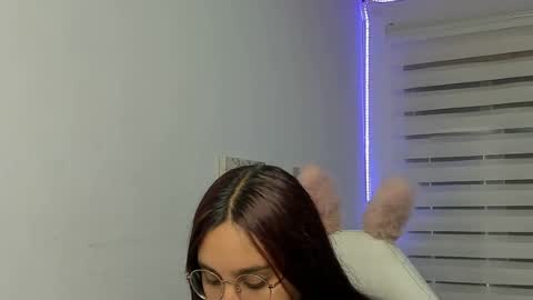caroline_rodriguez_9 online show from July 22, 7:15 pm