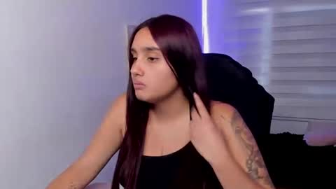 caroline_rodriguez_9 online show from July 3, 7:09 pm