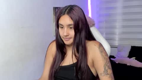 caroline_rodriguez_9 online show from August 3, 6:57 pm