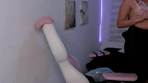 caroline_rodriguez_9 online show from July 11, 7:58 pm