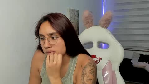 caroline_rodriguez_9 online show from July 23, 1:58 am