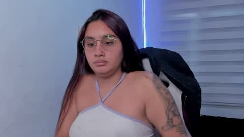 caroline_rodriguez_9 online show from July 8, 7:27 pm