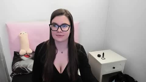 CarolineAmore online show from March 11, 5:26 pm