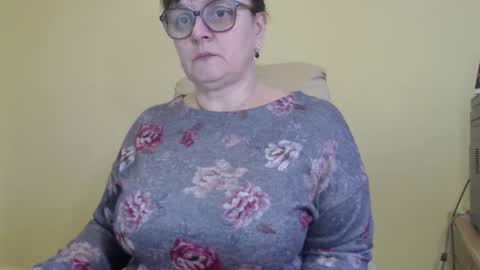 CarolineDream  online show from November 26, 7:20 am