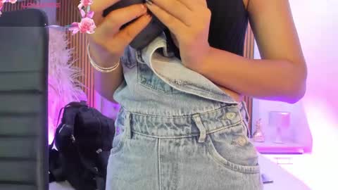 Caroline online show from April 28, 12:31 pm