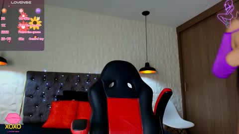 Caroline Scoth online show from September 17, 6:39 pm