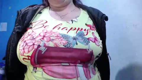Carolinhe  online show from July 8, 3:25 pm