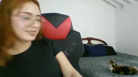carolinnapinkman online show from May 15, 8:44 pm