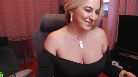 Carrie online show from November 12, 6:00 am