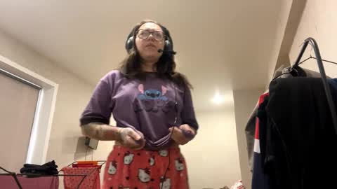 Emilia online show from December 5, 3:50 am