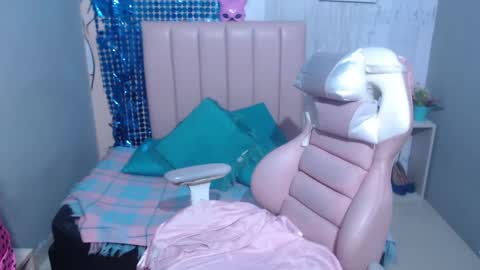 Snapshot of cary_addisson chatting on October 3, 1:16 pm cary_addisson online show from October 3, 1:16 pm