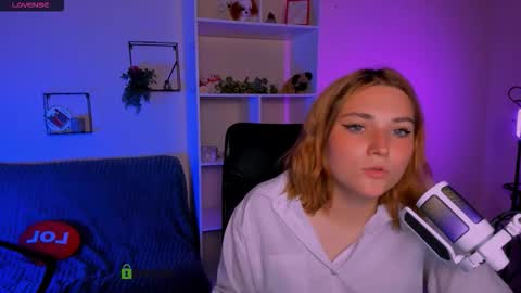Snapshot of casey_meow_ chatting on October 7, 6:18 am casey_meow_ online show from October 7, 6:18 am
