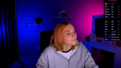 Snapshot of casey_meow_ chatting on September 18, 12:58 pm casey_meow_ online show from September 18, 12:58 pm