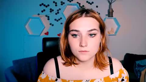 Snapshot of casey_meow_ chatting on October 17, 5:32 am casey_meow_ online show from October 17, 5:32 am