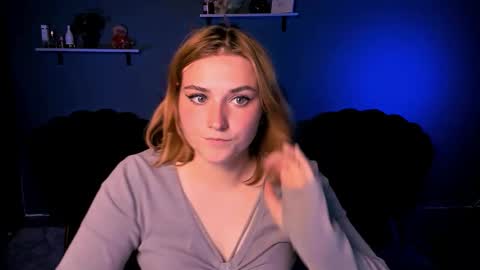 Snapshot of casey_meow_ chatting on October 20, 8:50 am casey_meow_ online show from October 20, 8:50 am