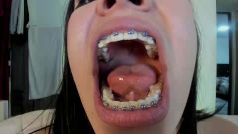 Cassie Jones online show from April 28, 2:27 am