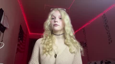 Cassie online show from April 18, 5:26 pm