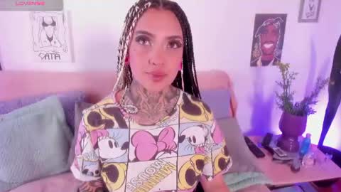Cata green model independient online show from June 16, 7:04 pm