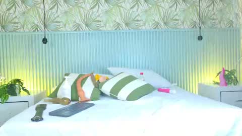 Dani   online show from July 24, 9:44 pm