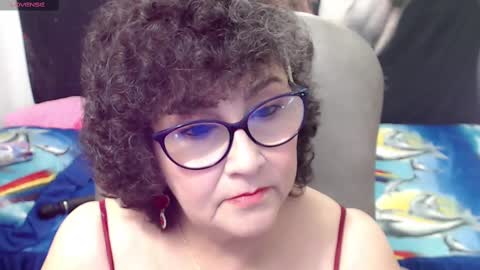 Snapshot of cataleya_mom_ chatting on February 21, 10:59 pm cataleya online show from February 21, 10:59 pm