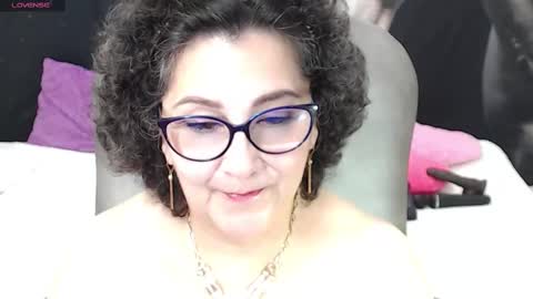 Snapshot of cataleya_mom_ chatting on March 2, 10:26 am cataleya online show from March 2, 10:26 am