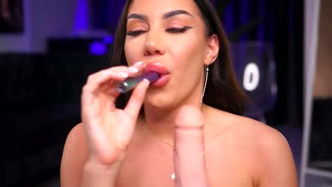 Cataleya online show from November 15, 10:55 pm