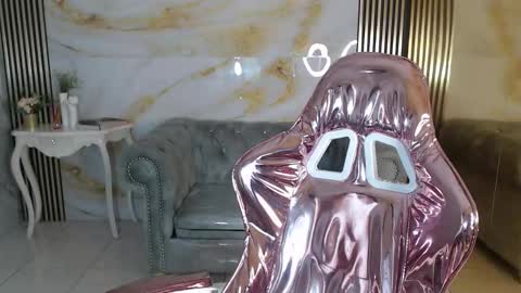 Catalina  online show from January 14, 1:05 pm