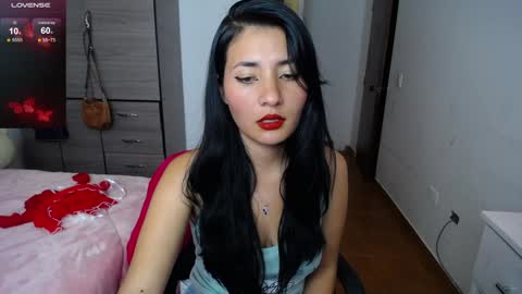 Snapshot of catalinahounn chatting on December 30, 4:18 pm catalinahounn online show from December 30, 4:18 pm