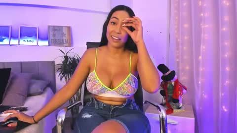 Snapshot of catalinamuss_ chatting on January 28, 2:21 pm Catalina online show from January 28, 2:21 pm