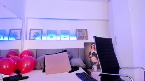 Snapshot of catalinamuss_ chatting on February 18, 2:06 pm Catalina online show from February 18, 2:06 pm
