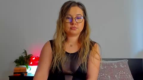 Kat online show from February 5, 10:30 am