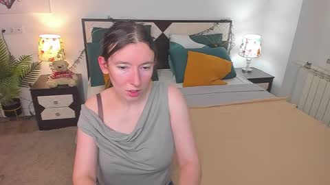 Snapshot of catherinewalls chatting on October 15, 8:17 am Catrin online show from October 15, 8:17 am