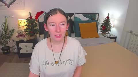 Snapshot of catherinewalls chatting on January 7, 2:20 am Catrin online show from January 7, 2:20 am
