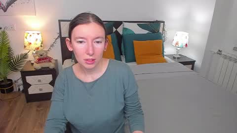 Snapshot of catherinewalls chatting on February 24, 5:30 am Catrin online show from February 24, 5:30 am