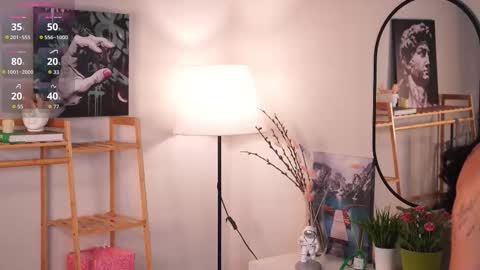 Lee online show from September 23, 5:11 pm