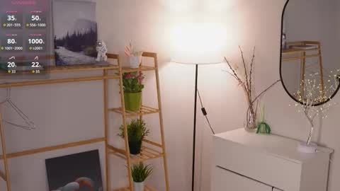 Lee online show from December 18, 4:12 pm