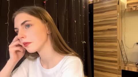 Polly online show from March 6, 11:05 am