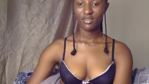 cee_queen online show from June 22, 3:25 am