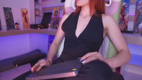 Snapshot of celeste_blazze chatting on December 9, 2:28 pm Celeste online show from December 9, 2:28 pm