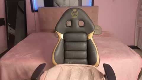 celeste_fioree online show from June 17, 1:34 pm