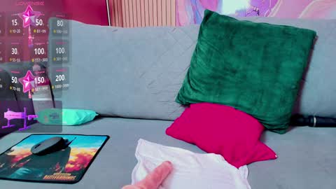 Snapshot of celeste_jhons1 chatting on December 6, 12:23 am celeste_jhons1 online show from December 6, 12:23 am