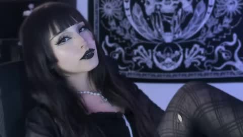   online show from May 5, 1:52 am