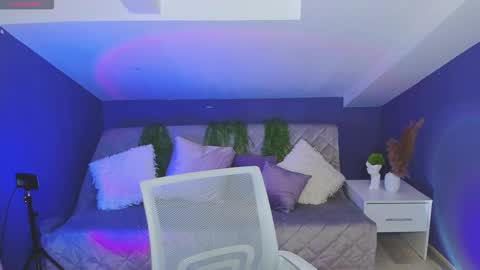 Snapshot of celinecharm_ chatting on October 17, 1:58 pm elin online show from October 17, 1:58 pm