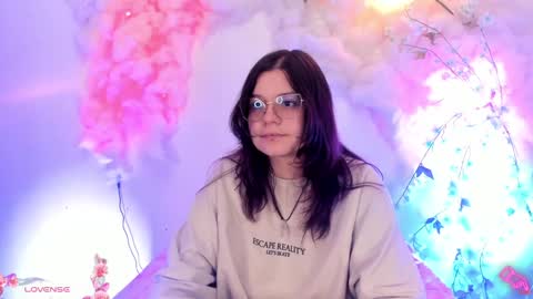 Snapshot of centaurigirls chatting on January 26, 12:37 am Hello guys my name is Sofi and Lizzie and Vanessa online show from January 26, 12:37 am